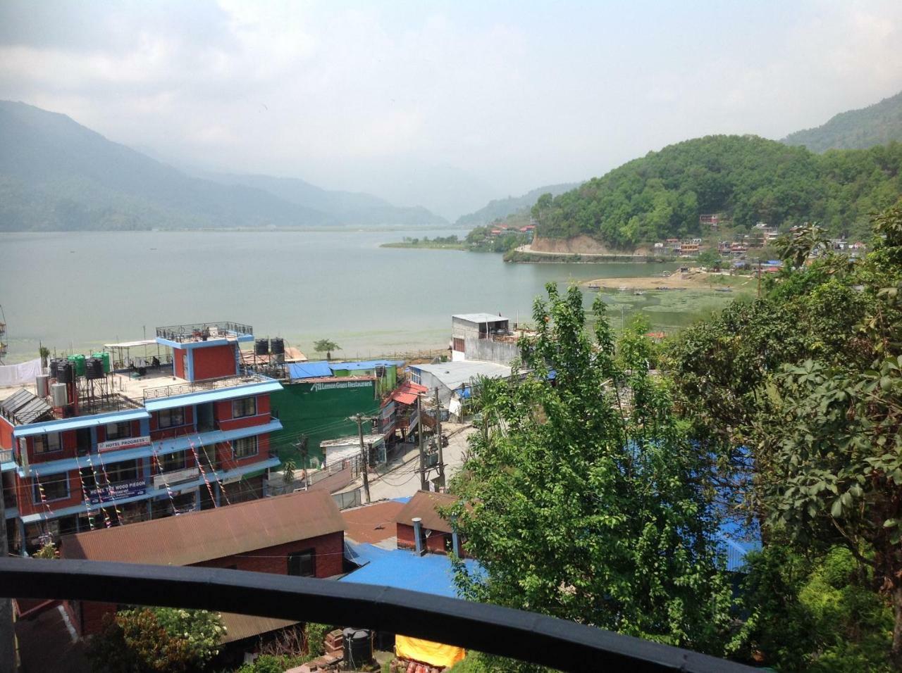 Hotel Direction Pokhara Kültér fotó
