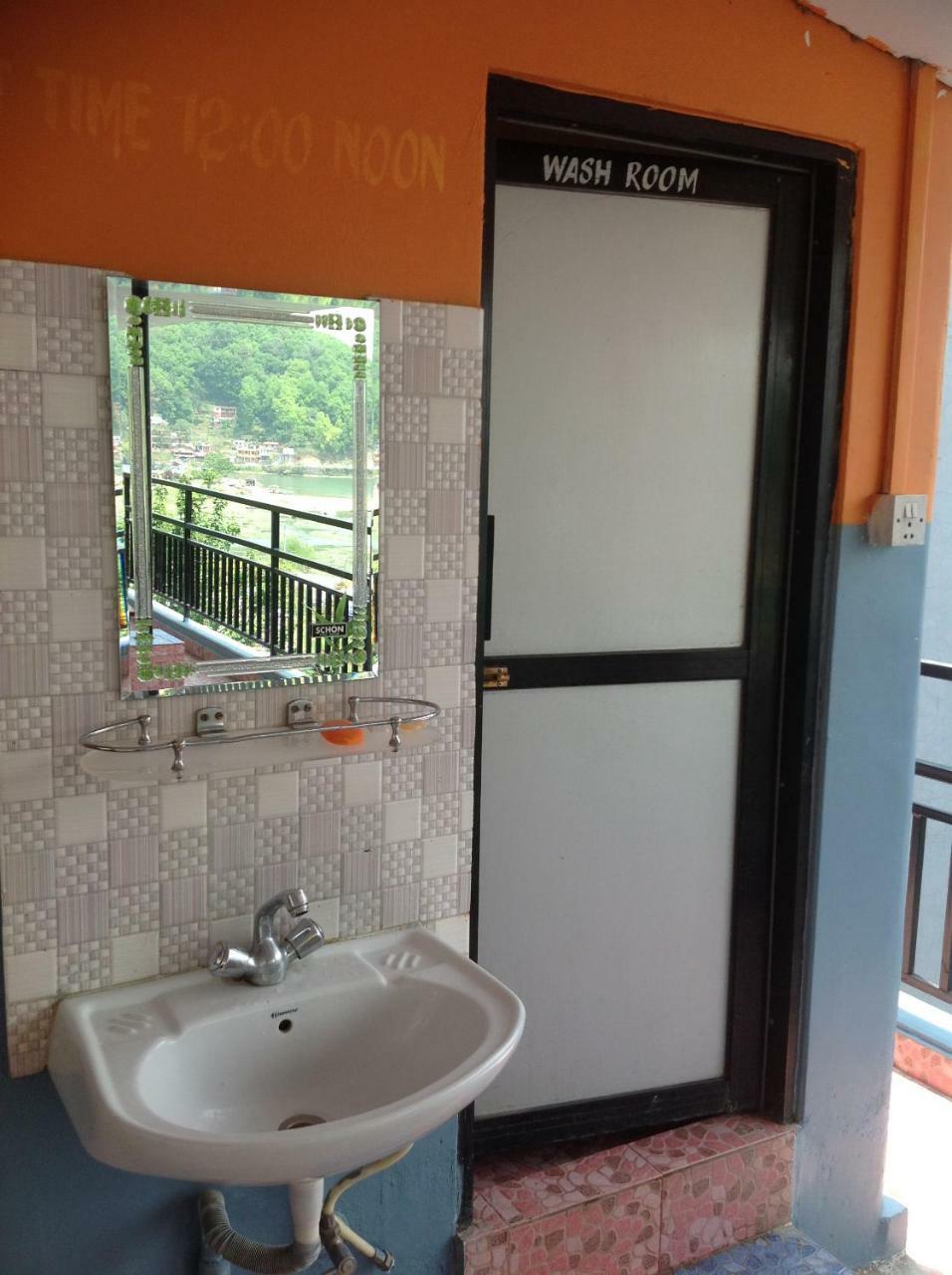 Hotel Direction Pokhara Kültér fotó